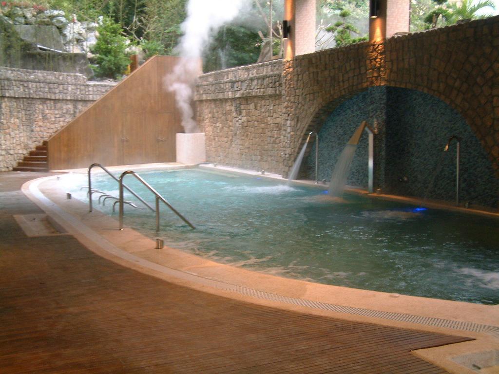 Hoya Hot Springs Resort & Spa Wenquan Екстериор снимка