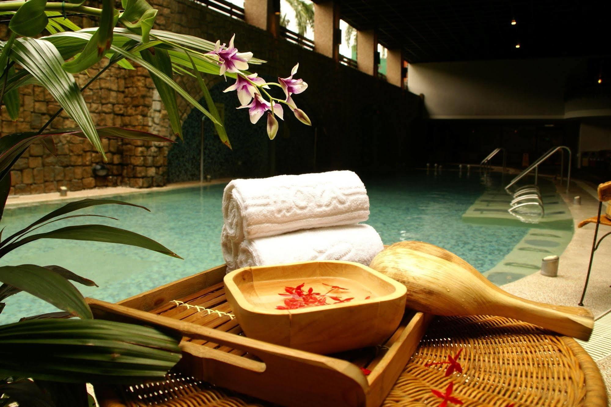 Hoya Hot Springs Resort & Spa Wenquan Екстериор снимка